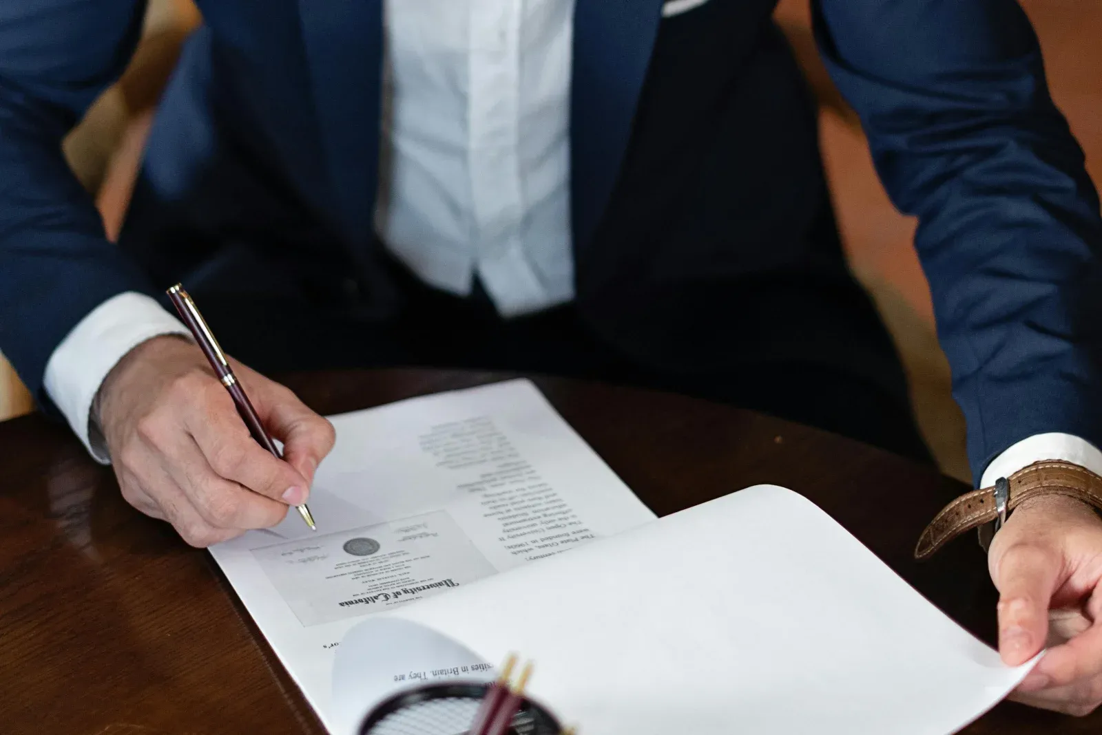 Contratos, asesoría y protección