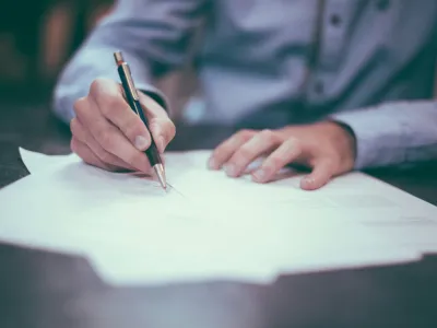 Contratos, asesoría y protección